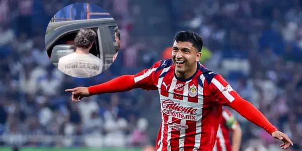 Bryan González recibe un emotivo regalo de la afición rojiblanca
