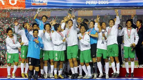 Campeones del mundial sub-17 en Peru 2005 | Foto: AS México