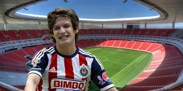 Carlos Fierro en el Estadio Akron / FOTO MEDIOTIEMPO