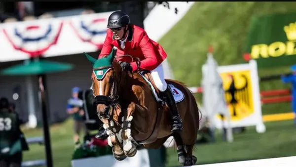 Carlos Hank montando a su caballo Porthos. (Foto: AP)