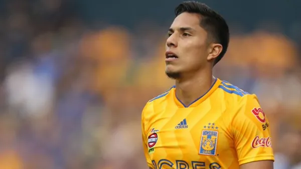 Carlos Salcedo estaba en la mira del Galatasaray, pero una el karma le llegó al defensa mexicano en Tigres