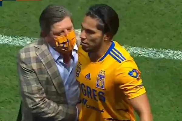 Carlos Salcedo luego del Clásico Regio se dijo enfermo y no fue de la partida, pero tras revelarse que se fue de fiesta Miguel Herrera lo castigó