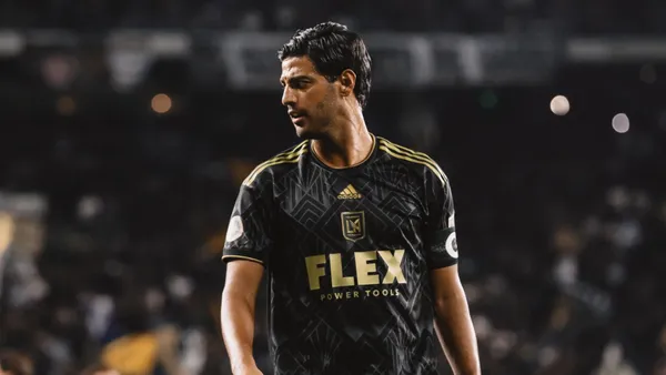 Carlos Vela con la camiseta del LAFC. (Foto: TV Azteca)