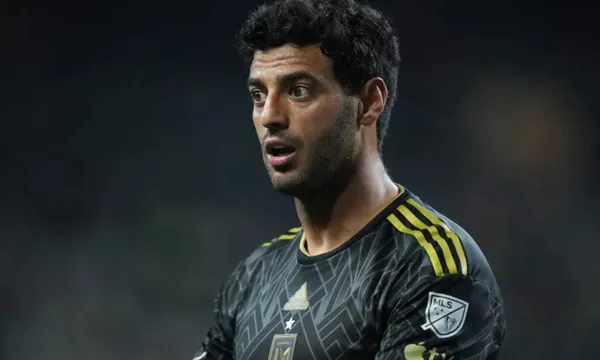Carlos Vela juega un partido con el combinado de Los Ángeles (Fuente: Imago)