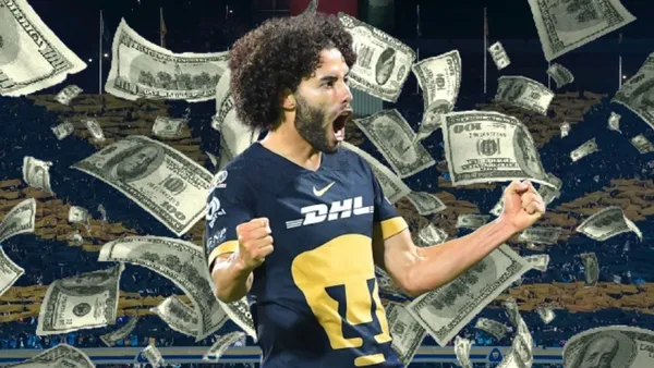 César Huerta festejando un gol con Pumas / Imagen: Marca