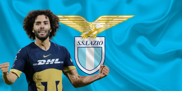 César Huerta festejando un gol detrás del escudo de la Lazio / FOTO Jam Media