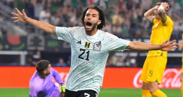 César Huerta y lo que hizo con su madre. El jugador señaló que le dio su jersey, pero a más de eso, tuvo otro gesto.