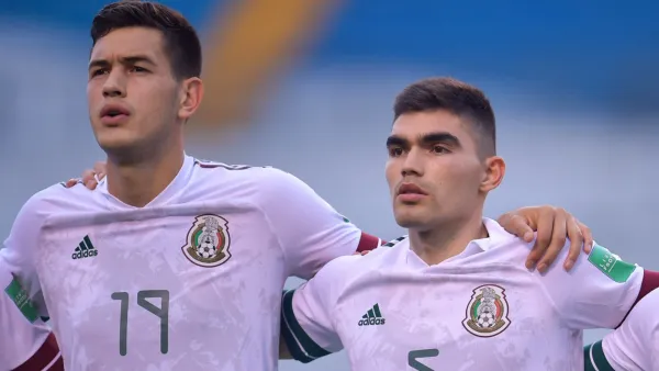 César Montes y Johan Vásquez con la Selección Mexicana
