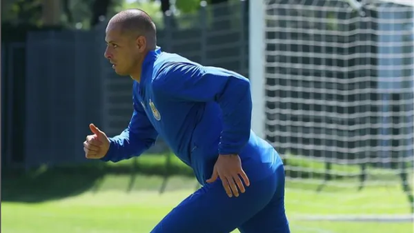 Chicharito Hernández no ha podido trascender con Chivas por lesiones / Foto IG: @ch14_