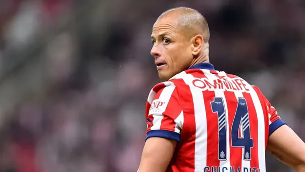 Chicharito no la pasa bien en la actualidad con Chivas (Foto: Mexsport)