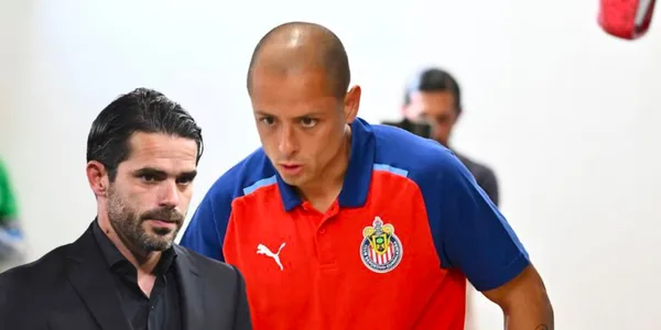 ¿Chicharito va de inicio? Revelan el 11 titular de Chivas ante Pumas