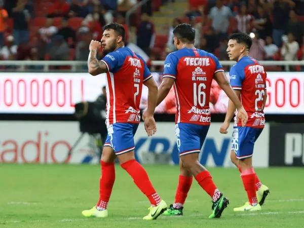 Chivas apunta al título