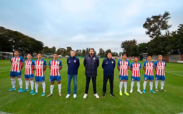 Chivas continuará pagando parte del salario de José Madueña a pesar de haber sido una decepción para el club.