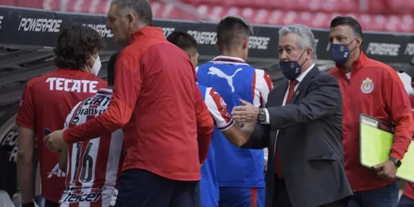 Chivas de Guadalajara logró sorprender en casa de Rayados de Monterrey y mira la reacción de Víctor Vucetich con el gol de Isaác Brizuela, que los pone a pelear por meterse en Liguilla