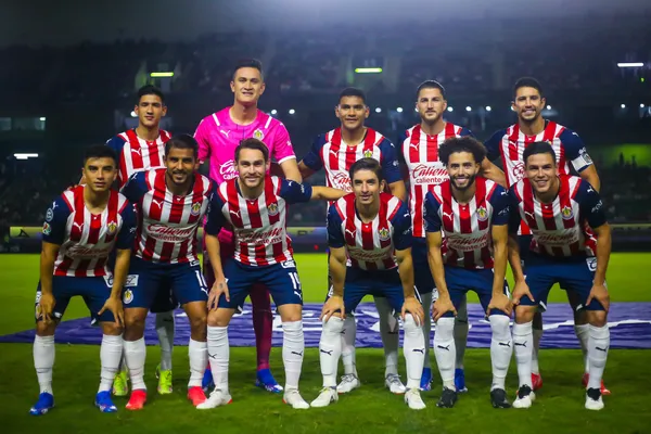 Chivas ha sufrido de falta de gol durante todo el torneo, pero dejaría en la banca a su mejor delantero para el repechaje.
