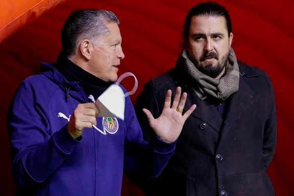 Chivas no ha podido concretar fichajes como los de Eduardo Aguirre y Carlos Acevedo
