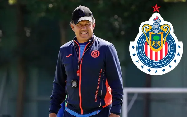 Chivas podría aprovechar el descontrol en Cruz Azul para hacerle una oferta a Juan Reynoso.