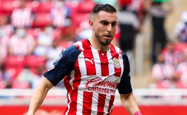 Chivas podría buscar un intercambio con Cruz Azul por Joaquín "Shaggy" Martínez.