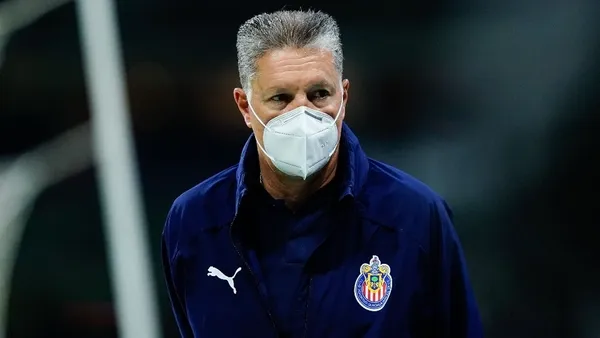 Chivas podría ir por un jugador que no tiene equipo y bajaría sus pretensiones para fichar por el Rebaño, pero Peláez y Chivas buscarían fichar a Jürgen Damm.