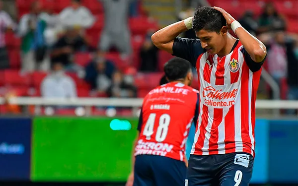 Chivas podría recuperar a Luis Puente luego de una larga lesión.