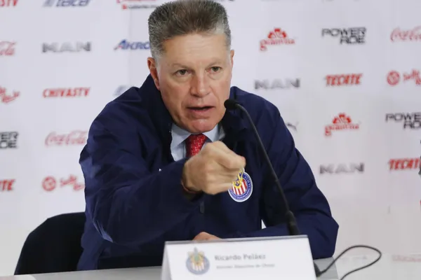 Chivas renovó a Víctor Manuel Vucetich y esta es la siguiente tarea de Ricardo Peláez.