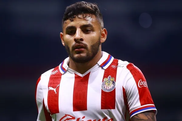 Chivas se desinfló y cayó ante Atlas, su mejor jugador Alexis Vega analiza su futuro en el Rebaño pese a la crisis de resultados