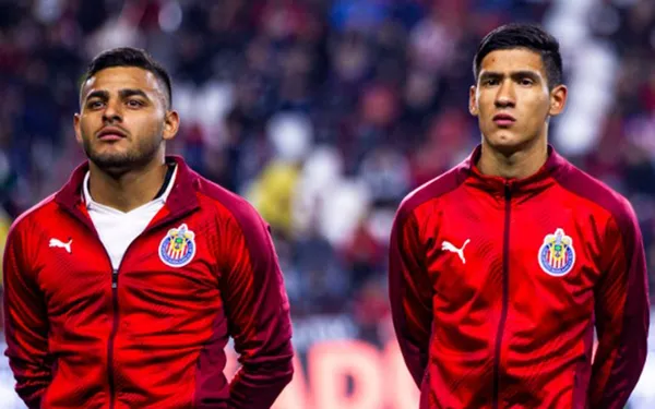 Chivas separó a dos de sus jugadores por indisciplina y les pondría una fuerte sanción económica.