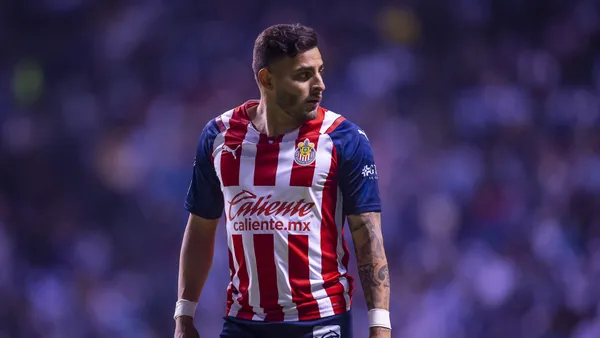 Chivas tendría que ceder el 20% de la venta de Alexis Vega al Toluca, su anterior club.