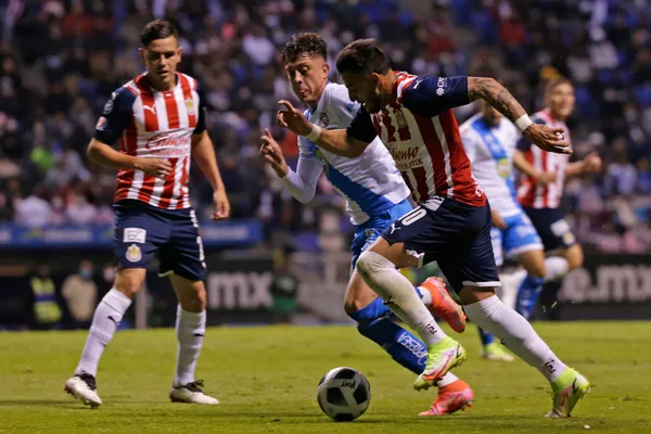 Chivas terminó sufriendo ante el Puebla y esta estadística marcaba lo que Chivas no debía hacer.