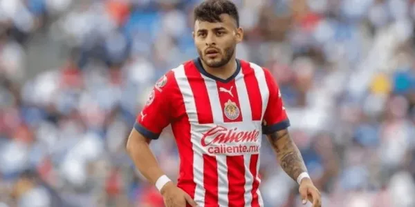 Chivas trabaja a marchas forzadas para acomodar en otro equipo a Alexis Vega de cara al Torneo Clausura 2024.