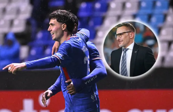 Christian Giménez reaccionó al gran gol del mediocampista argentino en el Estadio Cuauhtémoc.