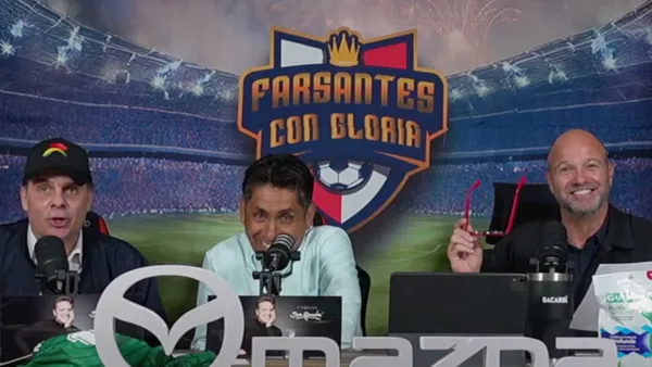 Christian Martinoli, Jorge Campos y Luis García, durante su transmisión de YouTube