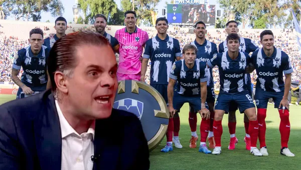 Christian Martinoli y jugadores de Rayados de Monterrey