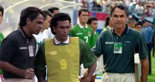 Circula una nueva versión sobre por qué Mejía Barón no puso a Hugo en el 94