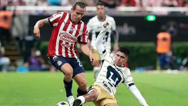 Clásico empate entre Chivas y Pumas que deja más dudas que certezas / Foto: La Jornada