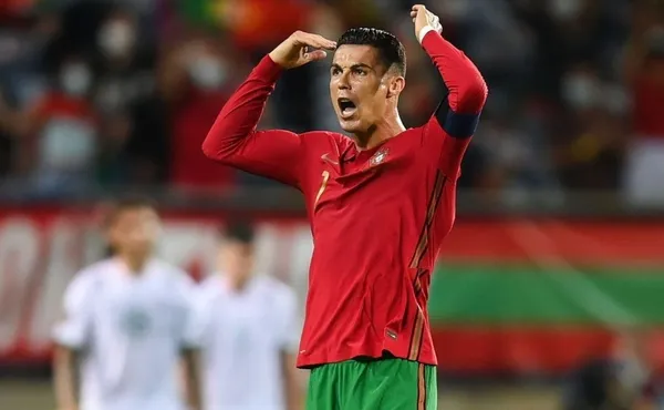 Con 111 goles, Cristiano Ronaldo es el máximo rompe redes con su Selección Portuguesa a nivel mundial y con júbilo recibió el diploma de los Guinness World Records.