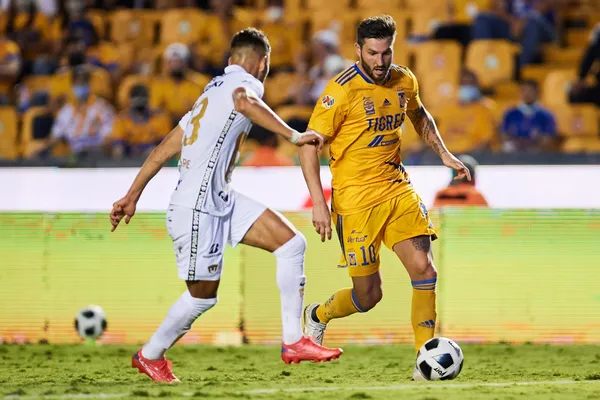 Con estos números es increíble que siga siendo titular en su equipo y uno de los delanteros estelares de la Liga MX y