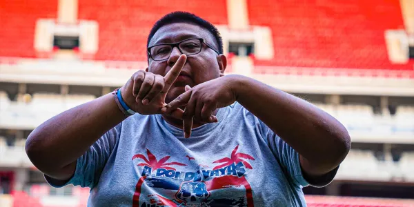 Conoce a David Atemiz, el aficionado de Chivas que viajó 240 kilómetros para ver a Chivas