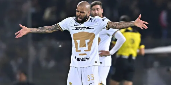 Conoce el jugador que saldría tras ser regañado por Dani Alves