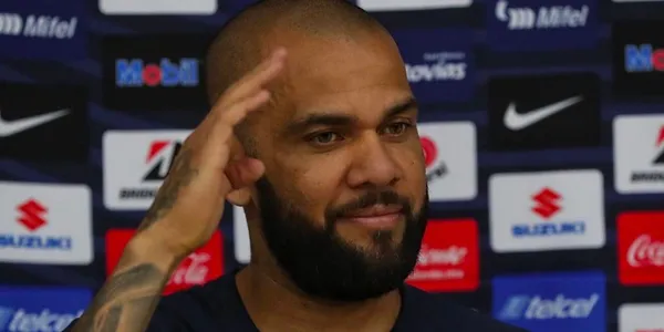 Conoce la broma que lanzó Dani Alves tras llegar a Barcelona y no le gusta nada en Pumas.