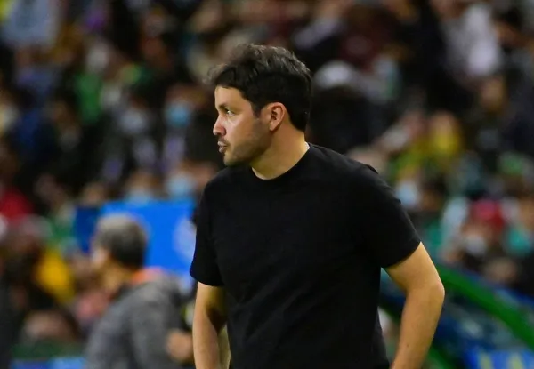 Conoce la respuesta de Nicolás Larcamón tras las declaraciones de la directiva de La Franja