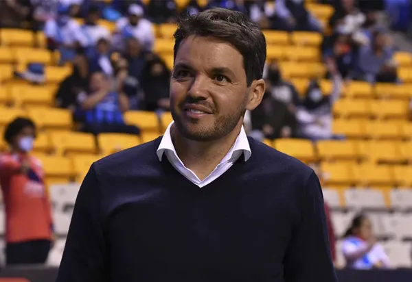 Conoce le comentario de Larcamón que indica "la bronca" que hay dentro del club.