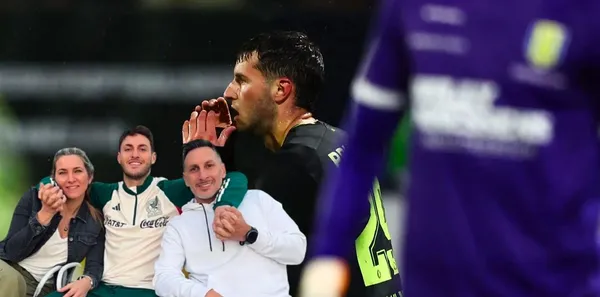 Conoce lo que hizo lo mamá de Santiago Giménez tras el Waalwiijk vs Feyenoord