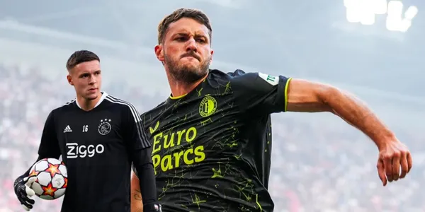 Conoce qué fue lo que dijo el portero del Ajax sobre Santi Giménez al ver que este le anotó 3 goles