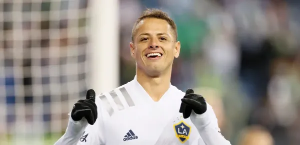 ¿Convencerá la directiva de Chivas a chicharito Hernández en esta visita a los Ángeles?