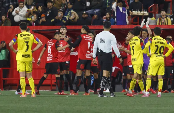Corona le puso fin a su carrera en los terrenos de juego y recibió el respeto de todos los elementos.