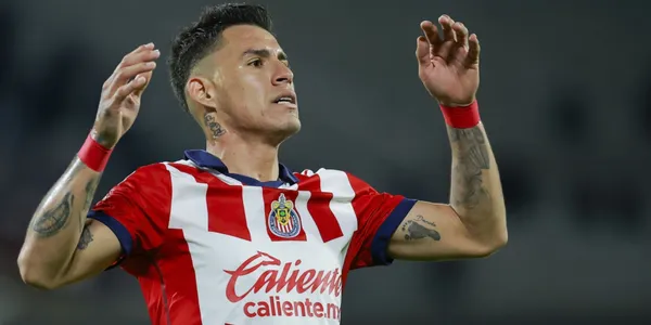 Cristian Calderón dejó Chivas luego de la polémica que suscitó en Toluca y su esposa causó la ira de la directiva rojiblanca