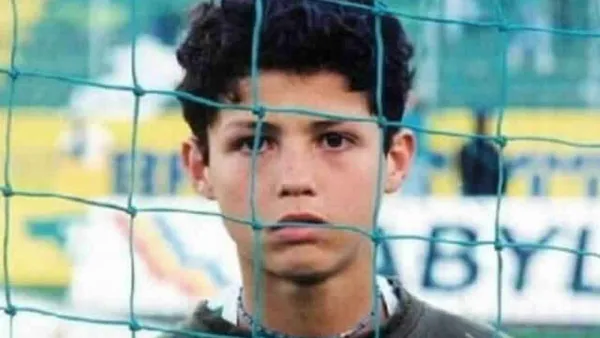 Cristiano Ronaldo esconde una historia previa a su fortuna; el siguiente relato así lo demuestra. Entérate de las cosas que tuvo que hacer el luso para llegar a convertirse en uno de los mejores jugadores de la historia del fútbol y quiénes lo han ayudado.