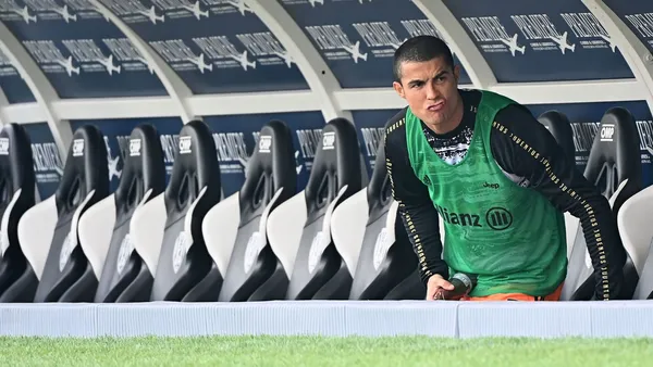 Cristiano Ronaldo estaría fuera del club de Turín, donde jugó los últimos años sin haber conseguido una sola Champions League. El fin de la época de CR7 en Juventus podría tener una despedida fría, sin su presencia como titular en el campo de juego.