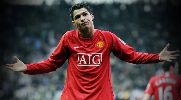 Cristiano Ronaldo hará mañana su debut oficial ante Newcastle. El portugués quiere comenzar con el pie derecho y para eso necesita del apoyo de todo Old Trafford, y sobre todo, sentirse cómodo en la cancha. Su entrenador ya le ha asignado una posición.